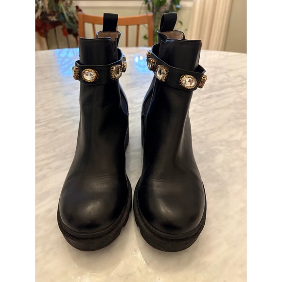 Steve Madden Amulet Black Leather Lug Sole Gem Strap Ankle Boots Size 9 - Picture 3 of 13